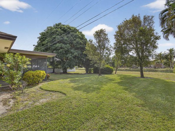 19 E Arch Drive, Lake Worth FL 33467