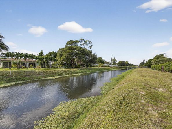 19 E Arch Drive, Lake Worth FL 33467