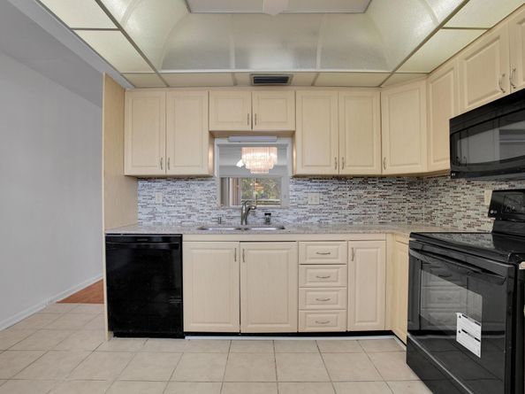 2006 Granada Dr N2, Coconut Creek FL 33066