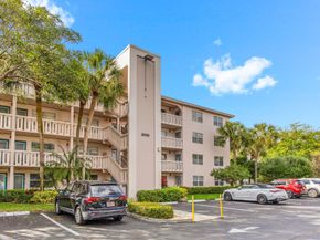 2006 Granada Dr N2, Coconut Creek FL 33066
