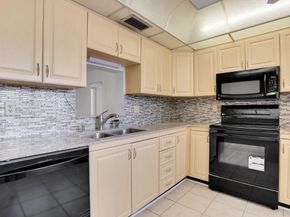 2006 Granada Dr N2, Coconut Creek FL 33066