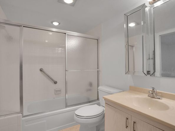 2006 Granada Dr N2, Coconut Creek FL 33066