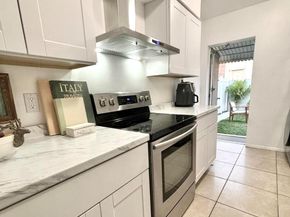 262 SE 9th Avenue 14, Deerfield Beach FL 33441