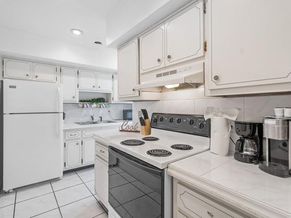 262 SE 9th Avenue 14, Deerfield Beach FL 33441