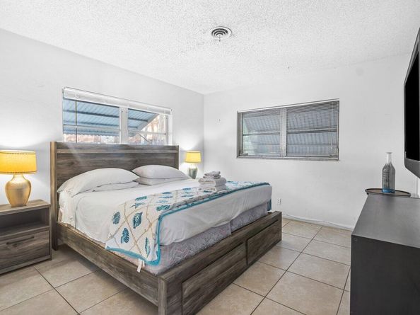 262 SE 9th Avenue 14, Deerfield Beach FL 33441