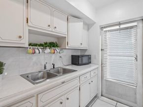 262 SE 9th Avenue 14, Deerfield Beach FL 33441