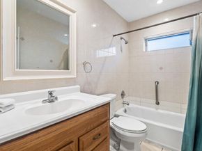 262 SE 9th Avenue 14, Deerfield Beach FL 33441