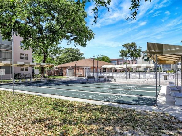 2850 Somerset Dr 208, Lauderdale Lakes FL 33311