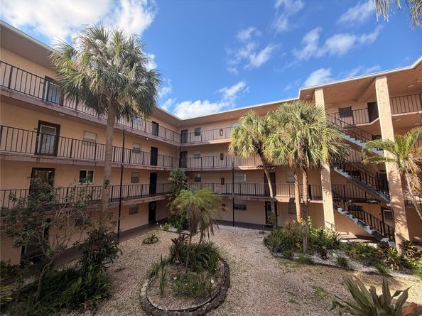 2850 Somerset Dr 208, Lauderdale Lakes FL 33311