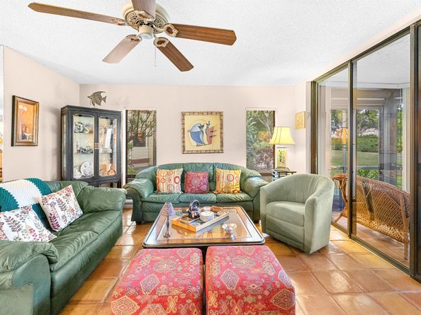 5355 10th Fairway Drive 1, Delray Beach FL 33484