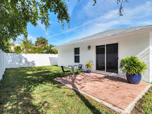 3805 Russell Avenue, West Palm Beach FL 33405