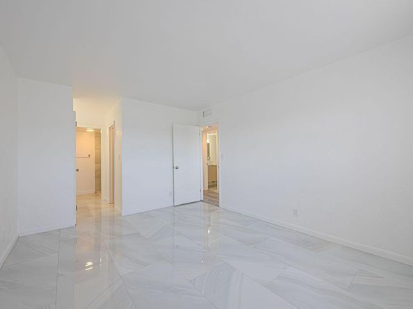 808 SE 7 Street 305, Deerfield Beach FL 33441