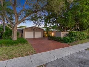 1624 Middle River Dr, Fort Lauderdale FL 33305