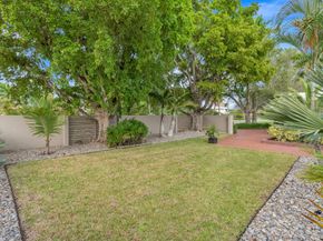 1624 Middle River Dr, Fort Lauderdale FL 33305