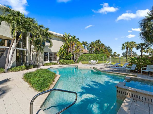 59 Saint George Place, Palm Beach Gardens FL 33418