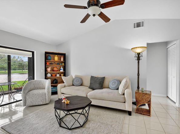 5710 Parkwalk Circle E, Boynton Beach FL 33472