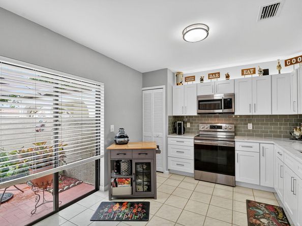 5710 Parkwalk Circle E, Boynton Beach FL 33472