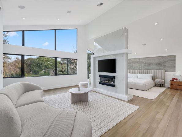 5251 NW 80th Ter, Parkland FL 33067