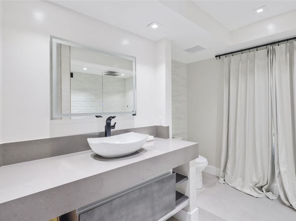 5251 NW 80th Ter, Parkland FL 33067