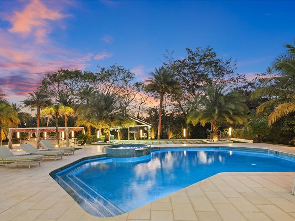 5251 NW 80th Ter, Parkland FL 33067