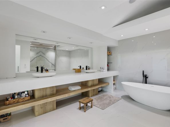 5251 NW 80th Ter, Parkland FL 33067