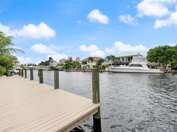 2870 NE 26th St, Fort Lauderdale FL 33305