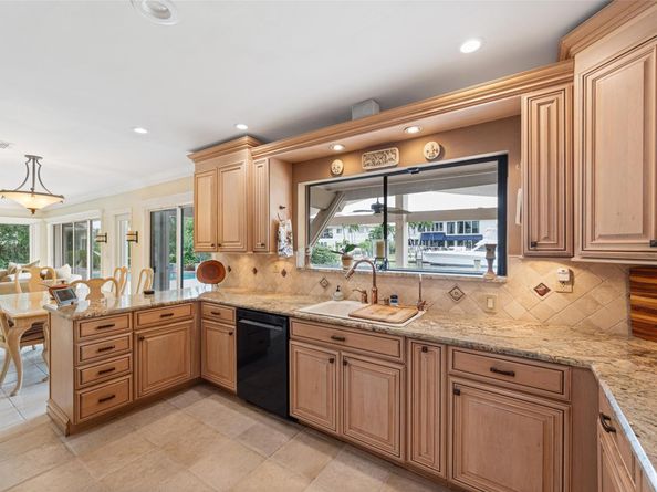 2870 NE 26th St, Fort Lauderdale FL 33305