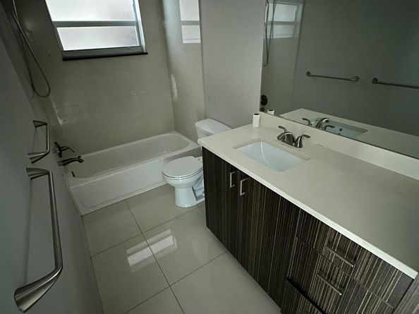 1480 E Sample Road 207, Pompano Beach FL 33064