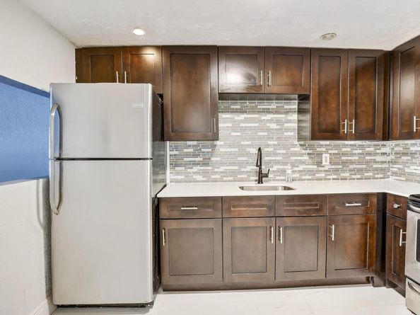 4770 NW 10th Court 104, Plantation FL 33313