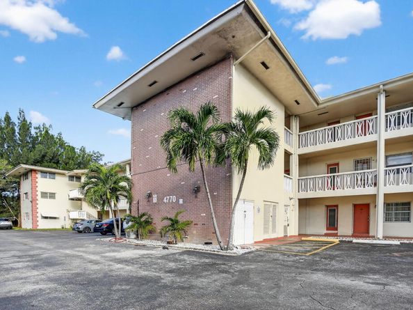 4770 NW 10th Court 104, Plantation FL 33313