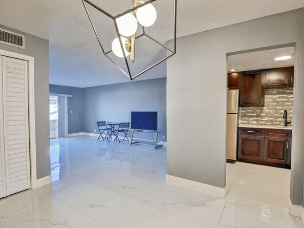 4770 NW 10th Court 104, Plantation FL 33313