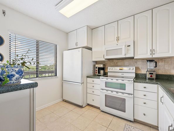 1601 Marina Isle Way 402, Jupiter FL 33477