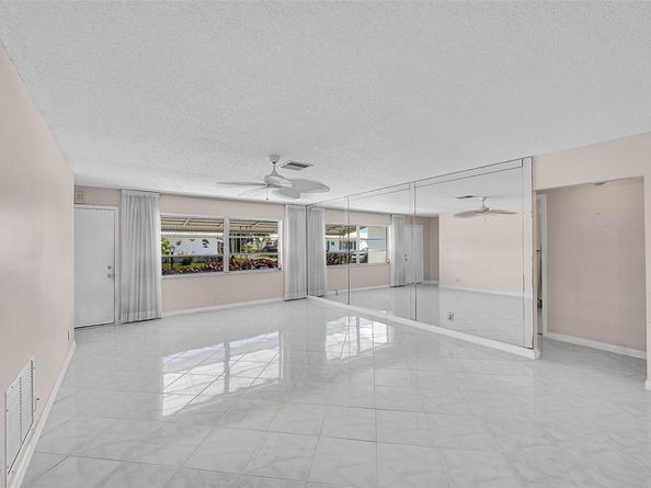 1515 SW 21st St, Boynton Beach FL 33426