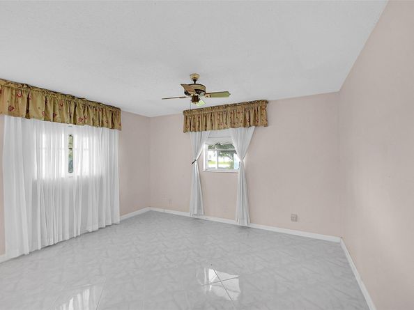 1515 SW 21st St, Boynton Beach FL 33426