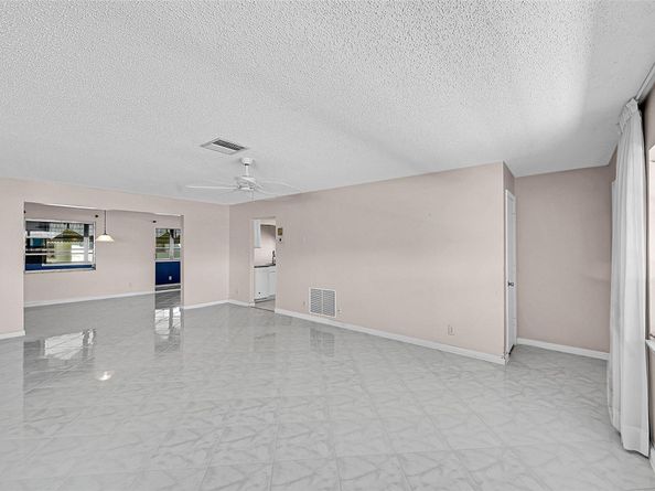 1515 SW 21st St, Boynton Beach FL 33426