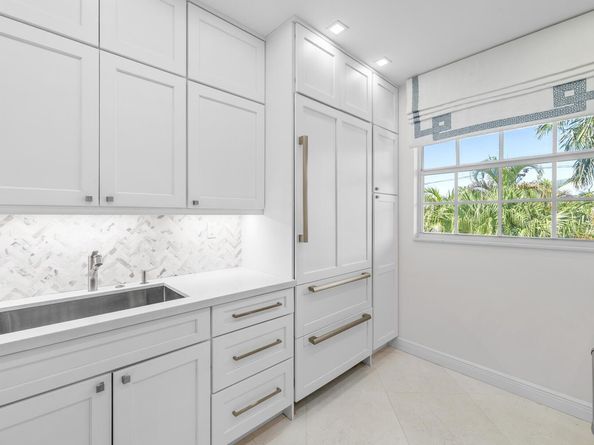 127 Peruvian Avenue 302, Palm Beach FL 33480