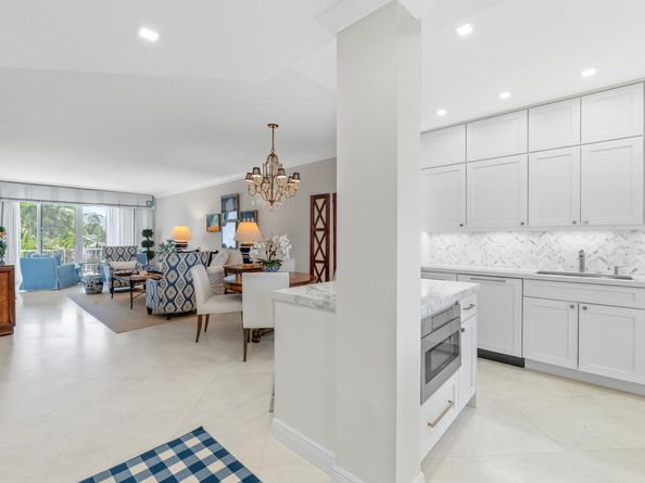 127 Peruvian Avenue 302, Palm Beach FL 33480