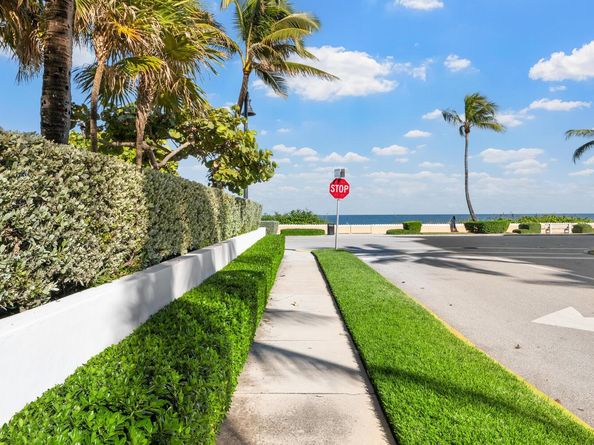 127 Peruvian Avenue 302, Palm Beach FL 33480