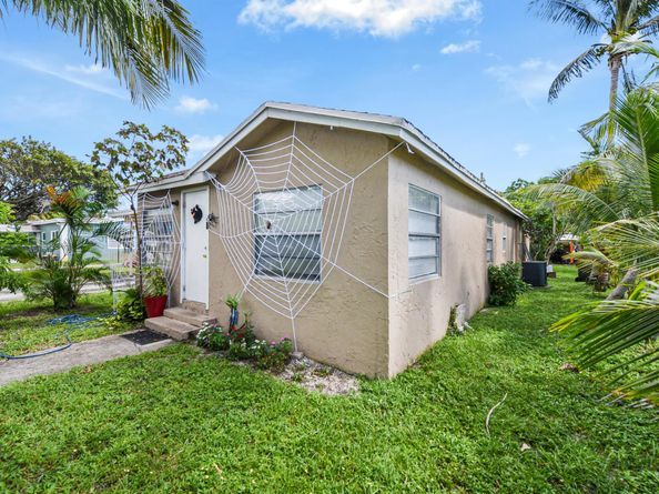 119 SW 13th Avenue, Delray Beach FL 33444