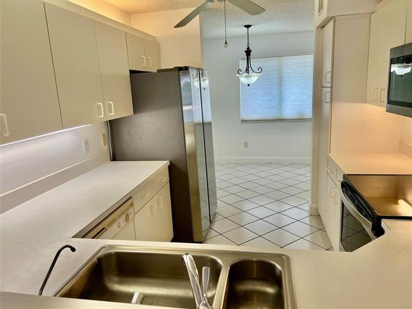 9587 Weldon Cir 204, Tamarac FL 33321