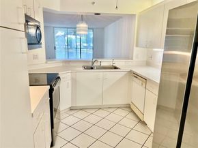 9587 Weldon Cir 204, Tamarac FL 33321
