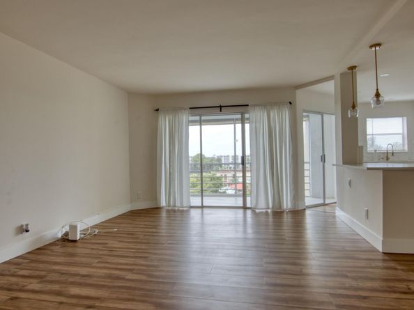 3590 Via Poinciana 614, Lake Worth FL 33467