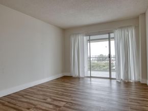 3590 Via Poinciana 614, Lake Worth FL 33467