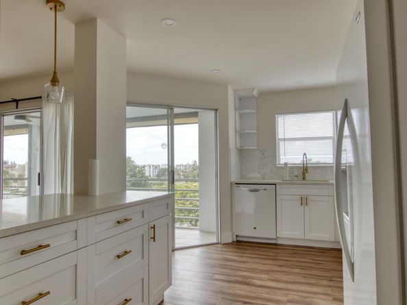 3590 Via Poinciana 614, Lake Worth FL 33467