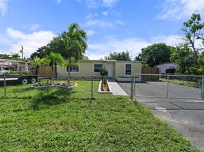 200 Plum Tree Drive, Lake Worth FL 33462