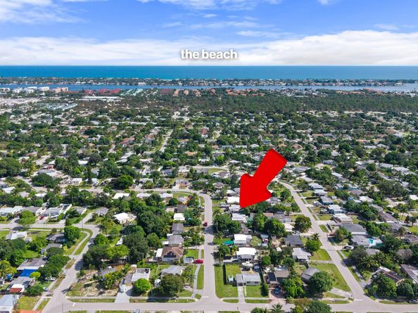 200 Plum Tree Drive, Lake Worth FL 33462