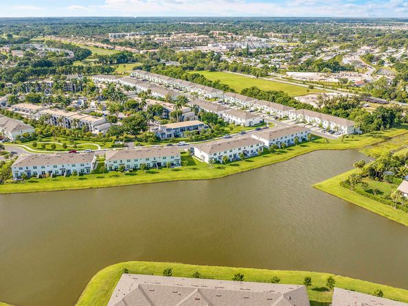 6933 Harbours Edge Avenue, Lake Worth FL 33467