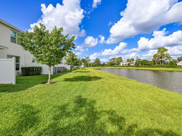 6933 Harbours Edge Avenue, Lake Worth FL 33467