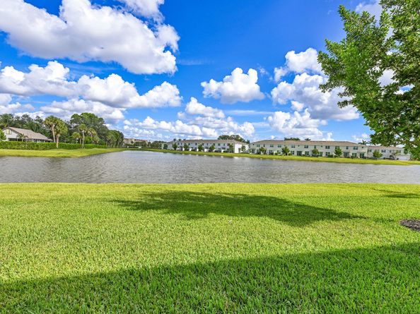 6933 Harbours Edge Avenue, Lake Worth FL 33467