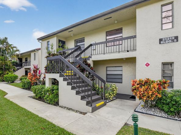 21219 Lago Cir J5, Boca Raton FL 33433